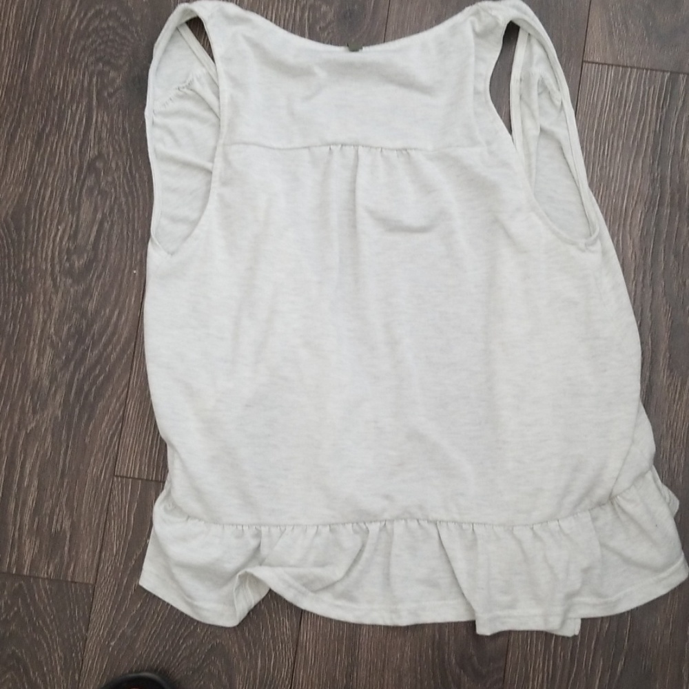 Ruffle Vest - Picture 2 of 3